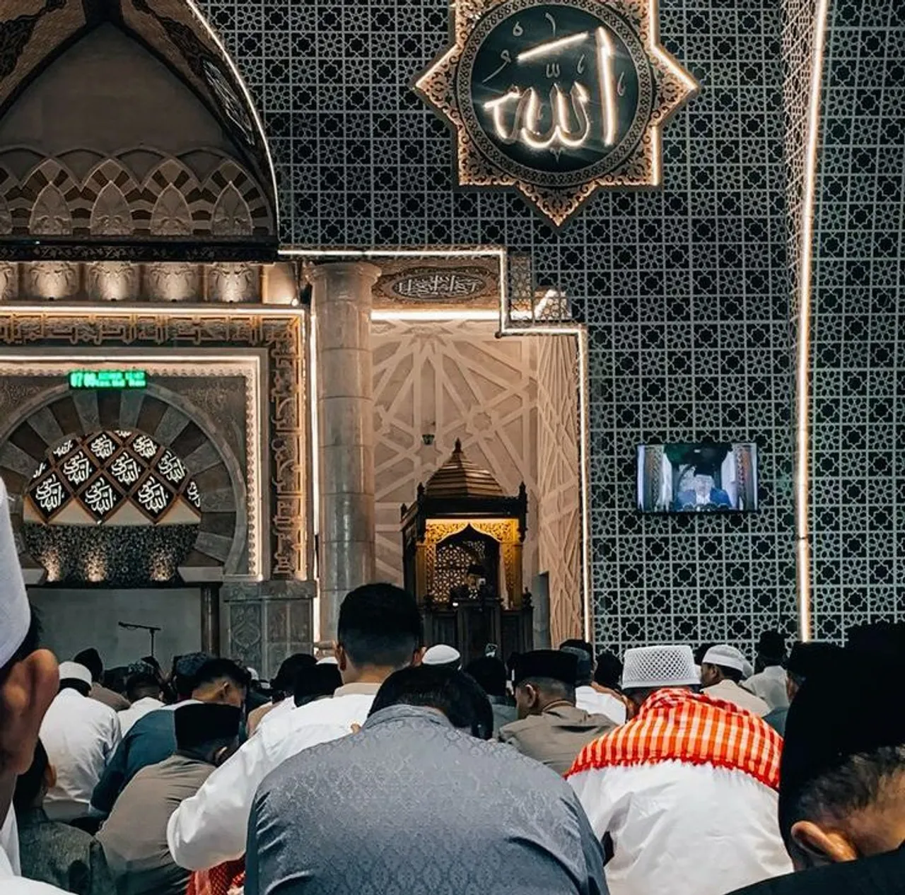 Doa Terbaik di Hari Terbaik: Memohon Kemudahan, Keberkahan, dan Rezeki Halal
