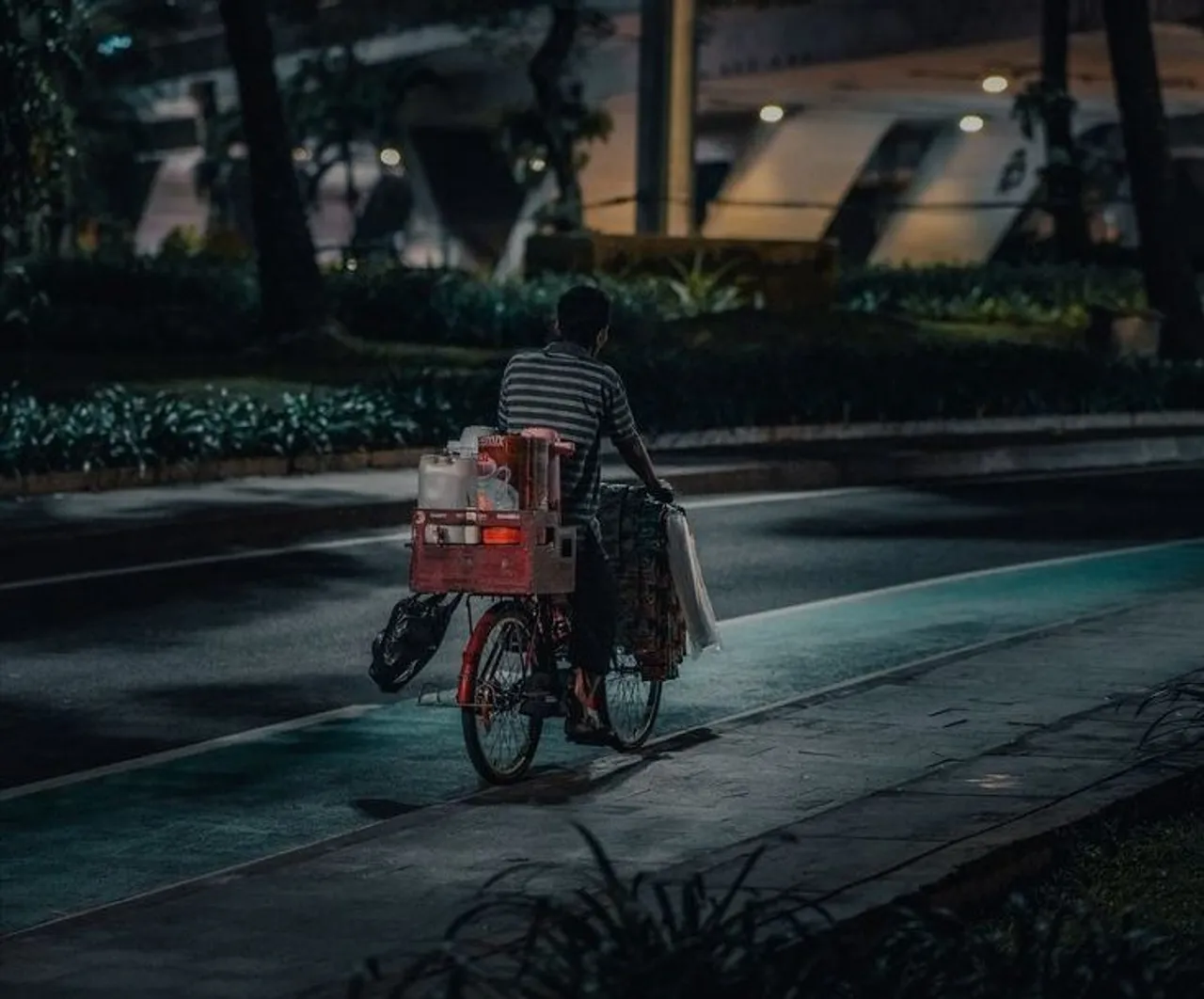 Kesulitan Ekonomi Bukan Tanda Allah Meninggalkan Kita