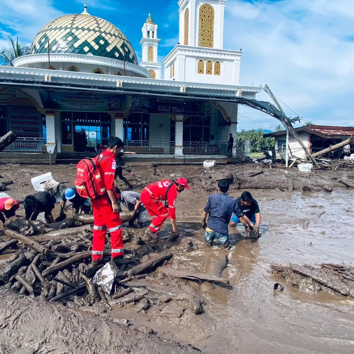 “Hasbunallāhu wa Ni‘mal Wakīl: Keteguhan Iman di Tengah Musibah Banjir Sumatra dan Aceh”