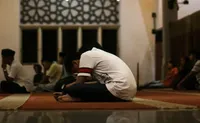Kita Usahakan Main Tanpa Ninggalin Sholat