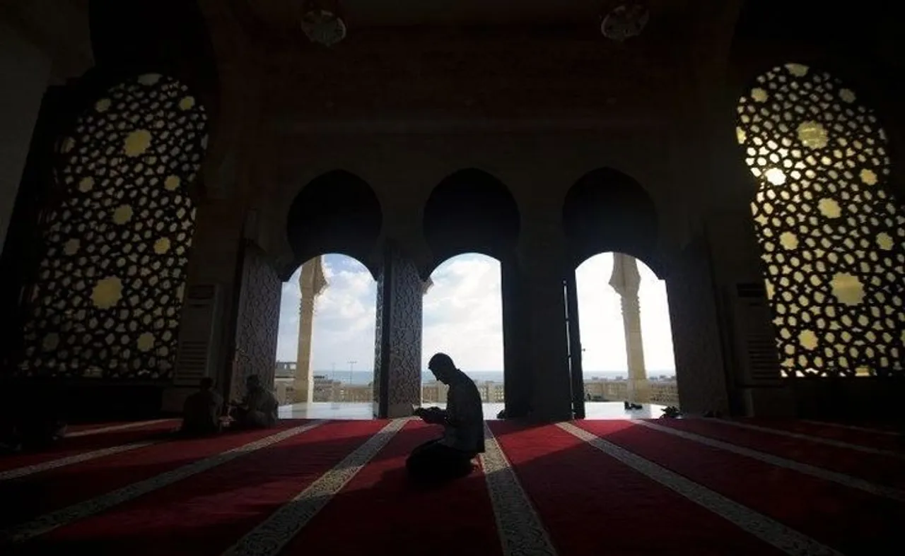 Jangan Terlalu Banyak Merenung, Perbanyaklah Istighfar